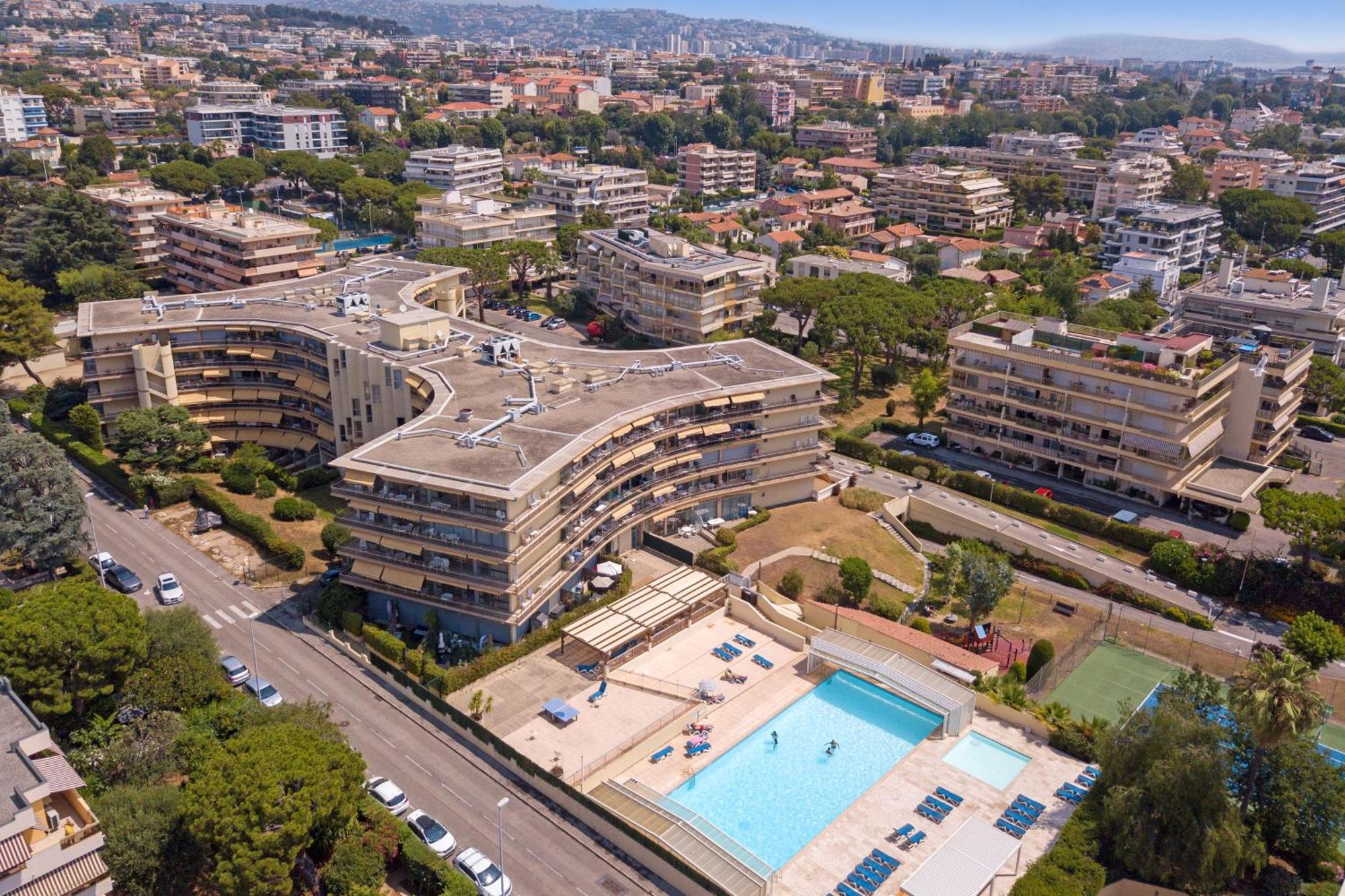 Residence Heliotel Marine Saint-Laurent-du-Var Exterior foto